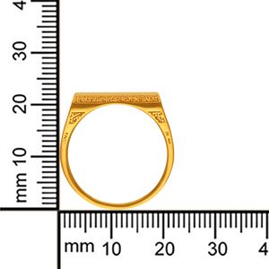 Anillo de banda ancha en tono dorado premium con rayas geométricas en relieve y detalles texturizados intrincados, anillo de lujo moderno y llamativo. - Product Image 5