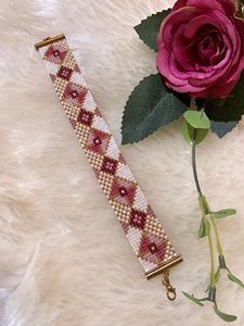 กำไลลูกปัดสไตล์โบฮีเมียนสุดเก๋ สีสันสดใส ดีไซน์คลาสสิก งานแฮนด์เมด ของขวัญสำหรับผู้หญิง น้ำหนักเบา ขายส่ง - Product Image 4