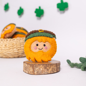 Adorno de Cabeza de Duende de Lana Hecho a Mano de 7 cm para Niños, Decoración del Día de San Patricio, Artesanía de Fieltro de Comercio Justo, Regalo Ecológico - Product Image 1