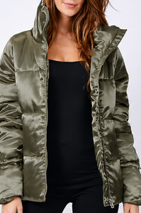 2024 Logo personnalisé Satin Puffer Veste Brodé Motif Laine À Capuche ODM Varsity Veste Fermeture À Glissière Hiver Condition Printemps - Product Image 6