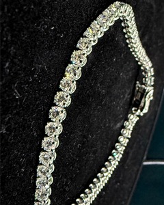 Pulsera de Plata de Ley 925 con Diamante Moissanita Redondo, Pulsera de Diamantes Personalizada, Regalo para Aniversario - Product Image 1
