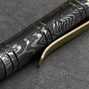 Stylo plume artisanal en acier Damas avec corps métallique à motifs de qualité supérieure, instrument d'écriture élégant, clip de poche, luxe personnalisé - Product Image 2