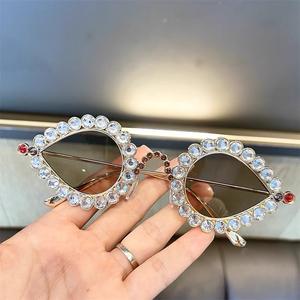 Hip Hop Cat-eye Small <b>Frame</b> Sun Glasses Fashion Luxury Diamond Set Metal Luxury Women Sunglasses Man Glasses - Product Image 3