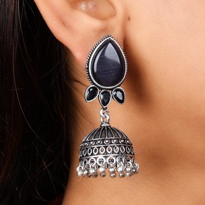 ต่างหูหินสีดำของ Jhumka สำหรับผู้หญิงออกซิไดซ์สีเงินผู้ผลิตเครื่องประดับแฟชั่นแนวโบโฮ - Product Image 1