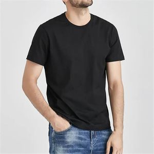 T-shirt à manches courtes coupe ajustée, conçu pour les hommes recherchant un style épuré au quotidien, col rond - Product Image 1