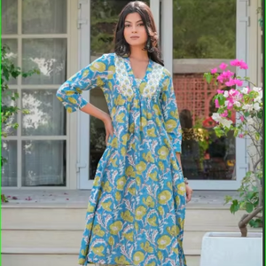 ชุดคุรตะทรงเอไลน์ลายดอกไม้สีฟ้าแบบพิมพ์ลายด้วยมือ ชุดคุรตะซัลวาร์ - Product Image 1