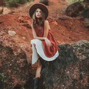 Vestido Midi de Algodón para Mujer al por Mayor, Sin Mangas, con Capas, Ajuste Holgado, Dobladillo Asimétrico, Estilo Bohemio Casual de Verano - Product Image 1