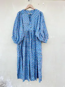 Elegante vestido midi bohemio azul y rosa con estampado floral, hecho a mano con algodón, con cuello de lazo y estampado étnico, vestido informal para mujer. - Product Image 1