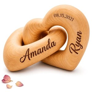 Sculpture de mariage rectangulaire artisanale en pin rustique, personnalisée et gravée, écologique et durable, 30x25x40cm, pour table en forme de cœur - Product Image 1