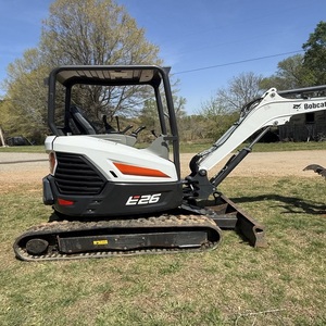 Mini-excavatrice Bobcat E26 moderne, équipement de construction compact avec performances hydrauliques efficaces - Product Image 2