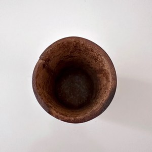 Gobelet à dés en cuir premium marron et noir avec logo personnalisé, ensemble de jeu professionnel silencieux avec doublure en feutre, différentes tailles - Product Image 4