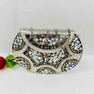 Sac à main de luxe traditionnel indien, multicolore, orné de perles en verre de cristal, artisanat durable, accessoires de mode haut de gamme - Product Image 5