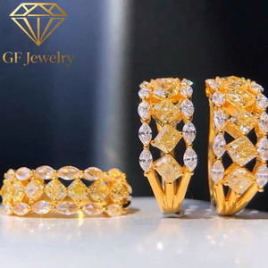 Bague éternité rétro en or jaune 14 carats avec diamant jaune taille coussin de 1,26 ct, sertie de diamants taille marquise, bijoux antiques - Product Image 1