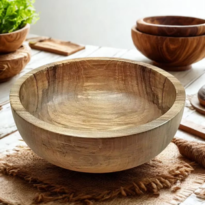 Bol en bois naturel fait main : Plat de service rustique pour salade - Product Image 1