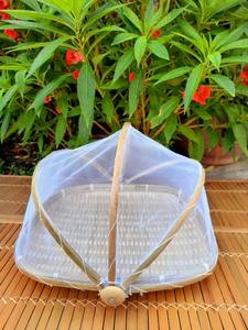 Panier à fruits rond en bambou artisanal du Vietnam avec couvercle en filet - Product Image 5