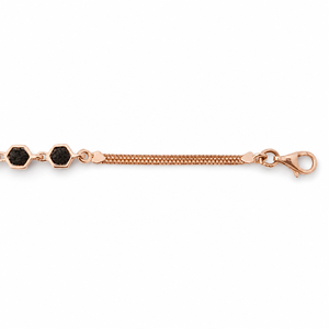 Bracelet chaîne en or 18 carats avec trois pierres d'onyx noir, finition polie, bijou minimaliste en pierres précieuses, idéal pour femme, usage quotidien, cadeau de fête - Product Image 4