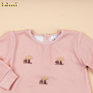 DR4516 – Pull pour bébé fille brodé à la main - Product Image 2