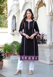 Kurta Droit Brodé en Pur Coton pour Femme KV (Plusieurs Couleurs) - Product Image 5