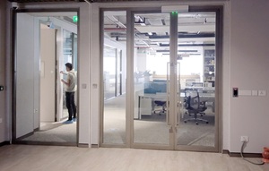 Puerta Cortafuego Glaseada de Alta Resistencia y Calidad Superior para Aplicaciones Arquitectónicas e Interiores Disponible al Mejor Precio - Product Image 3