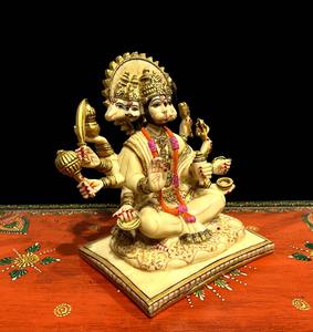 Magnifique statue artisanale en résine blanche Art Déco du Seigneur Panchmukhi Hanuman Ji assis, pour la décoration des temples et les cadeaux. - Product Image 4