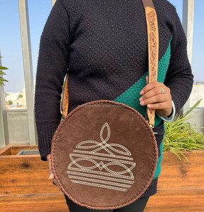 Trendy OEM Luxury Suede Leather Round Shoulder & Crossbody Bag Custom Genuine Leather Purse Trendy & Stylish Handbag for Women - Product Image 2