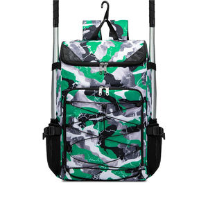 Sacs de sport personnalisés pour hommes en polyester avec revêtement imperméable pour jeunes, sublimation d'équipe, résistants à la pluie - Product Image 3