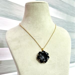 Collar con colgante de flor de ónix negro natural para ella, colgante de flor de cristal de ónix negro tallado a mano, joyería hecha a mano - Product Image 6