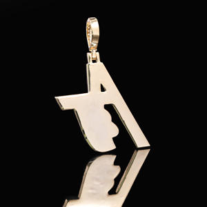 Pendentif Hip Hop Bling en alliage plaqué or avec diamants givrés, style urbain royal - Product Image 2