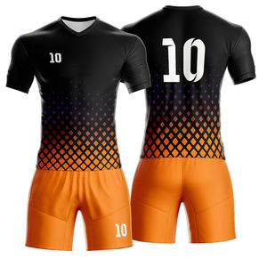 Uniforme de Fútbol Personalizado OEM, Conjunto Completo Transpirable que Incluye Camiseta con Número Personalizado para Futbolistas - Product Image 1