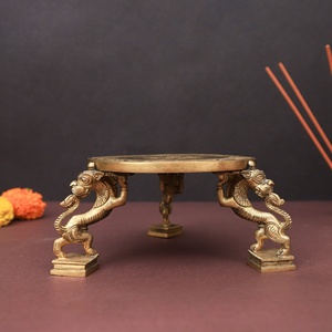 ปฏิมากรรมการออกแบบที่ทันสมัย Chowki Yali ขาประติมากรรมทองเหลืองทำด้วยมือของตกแต่งบ้านโชว์สำหรับงานแต่งงานและสินค้าของขวัญเทศกาลดิวาลี - Product Image 4