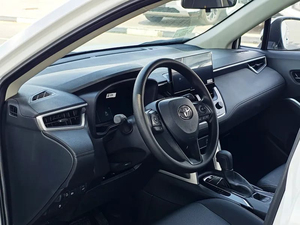 NOUVEAU 2025 TOYOTA COROLLA CROSS ELITE + 4.0L 5 PLACES 0 KM 199 CV 4 CYLINDRES TRANSMISSION AUTOMATIQUE - Product Image 3