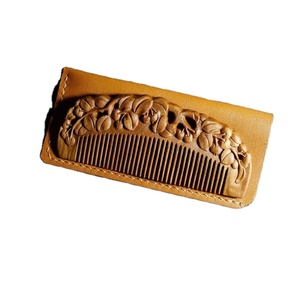 COMBS Peigne à cheveux fait main avec manche en bois pour salon de l'Inde Peigne en bois en gros à usage commercial à vendre en vrac - Product Image 1