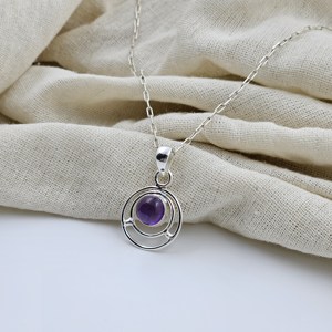 Pendentif Cabochon Rond en Améthyste, Argent 925, Design Double Cercle Élégant pour Collections de Bijoux Féminins - Product Image 3