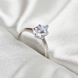 Bague de luxe en moissanite taille poire en argent sterling 925 avec sertissage à griffes, pour fiançailles, promesse, mariage, cadeau de fête pour elle - Product Image 3