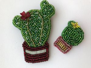Broche Elegante Hecho a Mano con Bordado y Cuentas de Cristal de Primera Calidad, con Trabajo de Aguja Fino, Estilo Vintage - Product Image 1