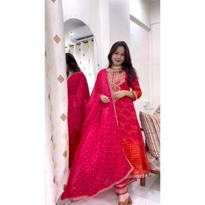 IMPRIMÉ EN SOIE CHINON ATTRACTIF AVEC SÉQUENCE DE CODAGE RÉEL MIROIR TRAVAIL HAUT BAS AVEC DUPATTA ROSE - Product Image 1