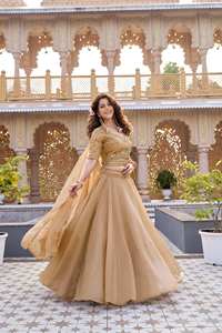 Lahenga Choli Dupatta Vintage para Fiesta, Largo hasta el Suelo, con Bordado de Hilo de Seda Pura y Lentejuelas - Product Image 3