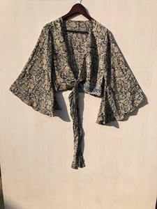 Blusa de Sari con Cinturón y Borlas, Hecha a Mano, de Seda, con Estampado Floral, Casual, para Mujer, con Mangas Campana y Cuello Camisero (Ecológica y Transpirable) - Product Image 5