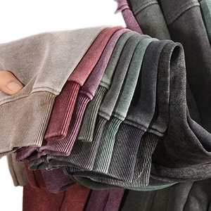 Sudaderas básicas de algodón mezclado con logotipo personalizado, lisas y teñidas, para hombre, estilo cuello redondo, corte ajustado, para uso casual. - Product Image 6
