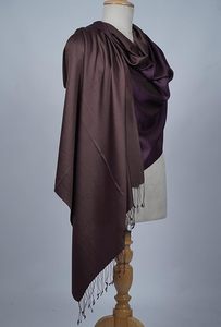 Luxury Women Cashmere Silk Reversible Stole Soft Breathable Elegant <b>Shawl</b> <b>Wrap</b> with Dual Tone Design for Casual Wear - Product Image 3