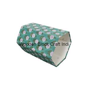 Cubo de basura de cartón DIY con estampado floral hecho a mano en tela de algodón verde, un proyecto divertido y creativo para decorar una casa - Product Image 2