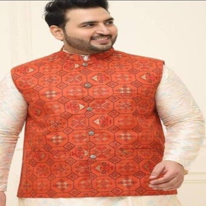 Conjunto de Kurta-Pyjama de Seda de Primera Calidad con Diseño Geométrico y Koti Jacquard con Trabajo de Tejido Autoprintado, Proveedor Indio - Product Image 1