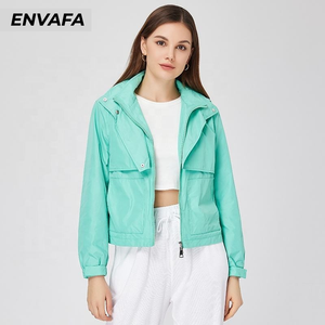Trench-coats personnalisés avec logo, veste courte à capuche pour femmes, veste légère tendance, trench-coat décontracté pour femmes - Product Image 3