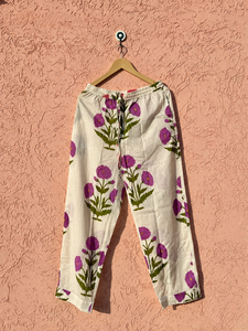 Conjunto de Pijama de Algodón Ecológico con Estampado Floral |   Conjunto de Pijamas de Lujo de Tres Piezas para Mujer, Verano |   Camisa con botones, pantalones y bolsa para dormir - Product Image 4