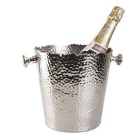 Boisson haut de gamme, classique, de luxe, pétillante, alcoolisée, pour un toast, une célébration, symbole de prospérité, de réussite, de joie.