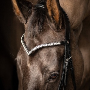 Diadema para caballo de cuero negro de lujo con logotipo personalizado en forma de V, cristales transparentes blancos y pedrería, estilo Mega Bling, en tamaño full cob. - Product Image 6
