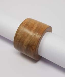 Anillo para Servilletas de Bambú Duradero con Diseño Clásico de Corona de Flores y Frutos Rojos, 2.5cm de Ancho, para Decoraciones de Fiestas, Bodas y Año Nuevo - Product Image 1