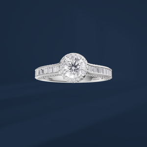 Anillo de Compromiso y Boda Clásico para Mujer con Diamante de Corte Brillante Redondo, Chapado en Platino, Certificado IGI, con Piedras Laterales Baguette - Product Image 2