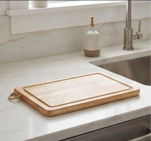 Planche à découper rectangulaire en bois avec rainure pour les jus et boucle de suspension pour la cuisine - Product Image 2