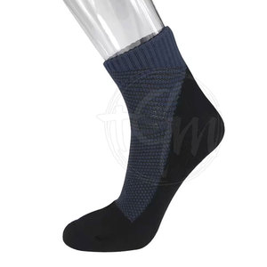 Calcetines diarios para hombre, cómodos y de estilo clásico, con tela de algodón resistente, para negocios, deportes y uso casual. - Product Image 4